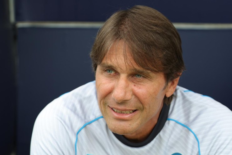 Antonio Conte sorridente