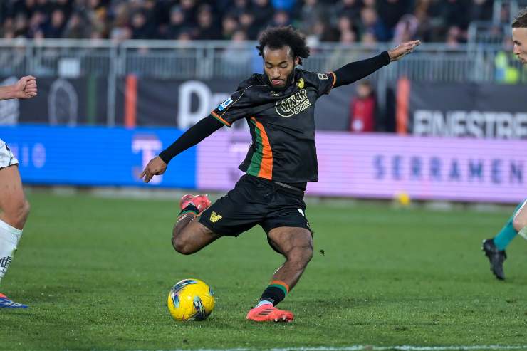Gianluca Busio carica il destro