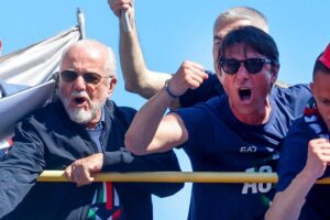 De Laurentiis e Conte esultano dopo lo Scudetto