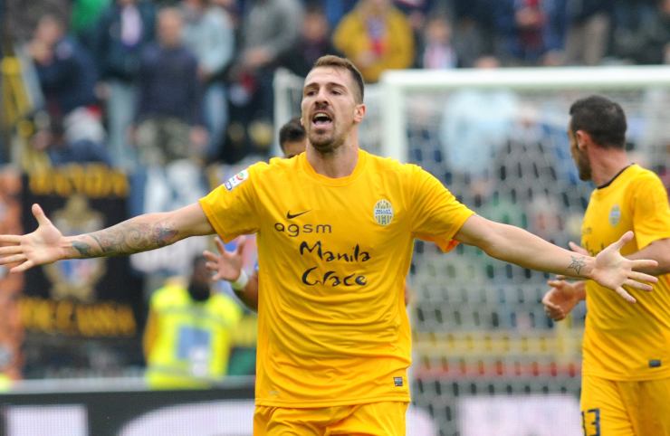 Fabrizio Cacciatore ai tempi della militanza nel Verona