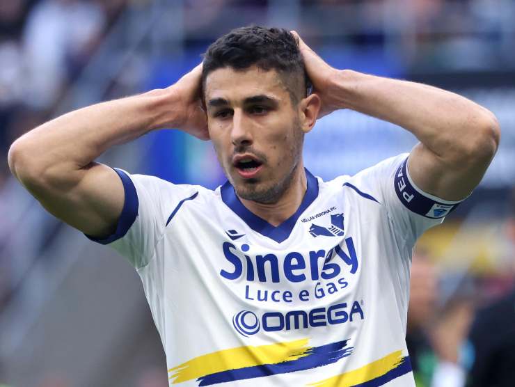Davide Faraoni con le mani dietro la testa