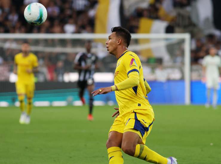 L'attaccante brasiliano del Verona Giovane Santana