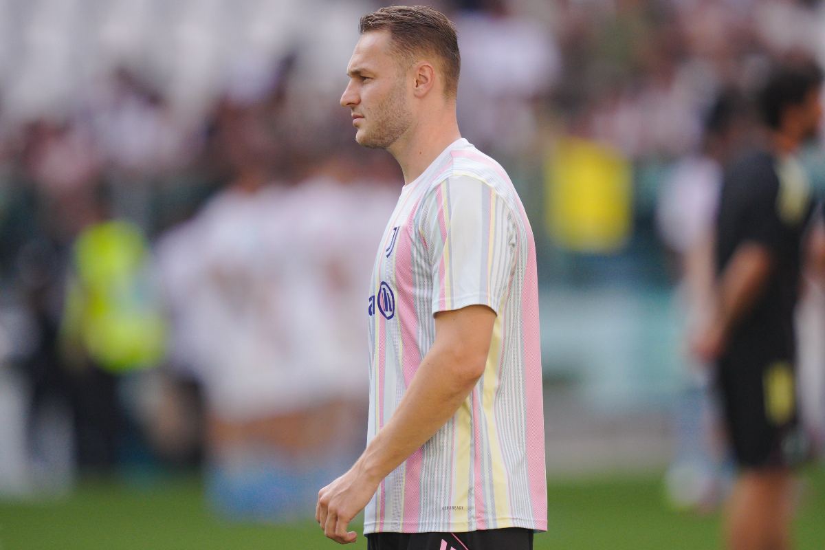 Il centrocampista della Juve Koopmeiners durante il riscaldamento