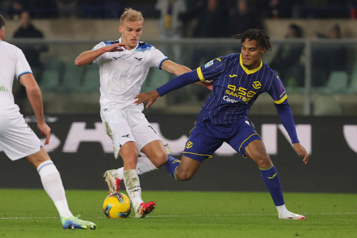 Isaksen contrastato da Sarr