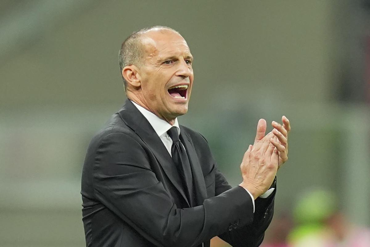 Massimiliano Allegri incita i suoi calciatori