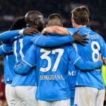 Giocatori del Napoli si abbracciano