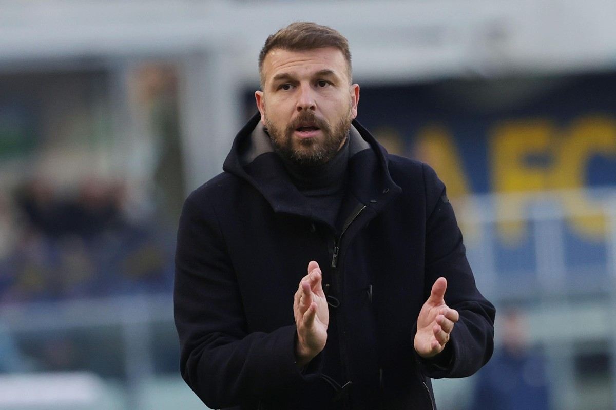 Paolo Zanetti applaude soddisfatto