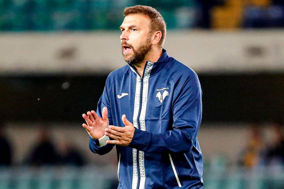 Paolo Zanetti applaude i suoi