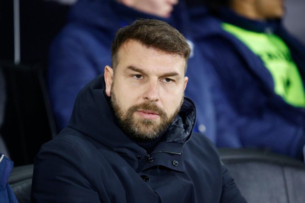 Paolo Zanetti pensieroso