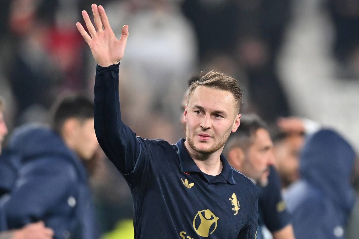 Teun Koopmeiners saluta il pubblico