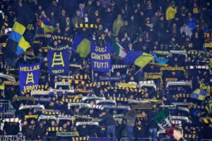 Tifosi del Verona in curva