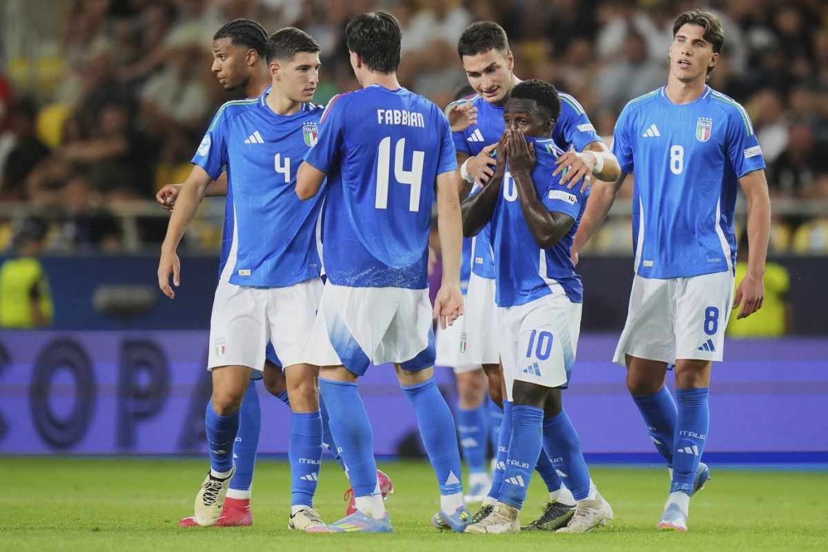 Wilfried Gnonto coi compagni dell'Under 21