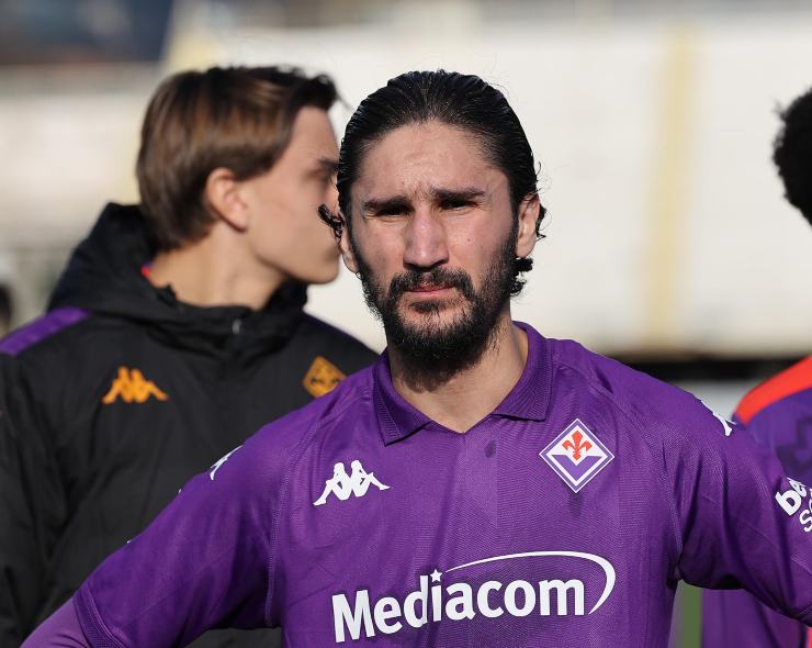 Yacine Adli con la maglia della Fiorentina