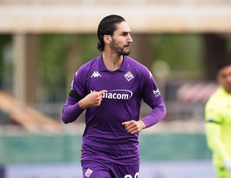 Yacine Adli in maglia viola