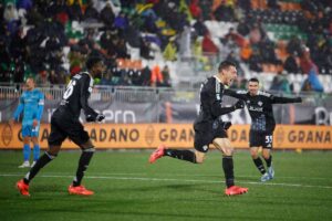 Andrea Belotti esulta dopo un gol