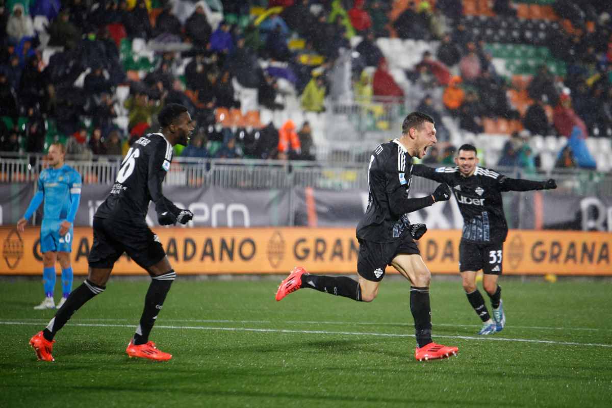 Andrea Belotti esulta dopo un gol