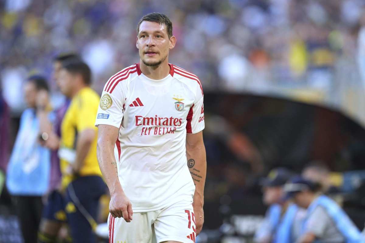 Andrea Belotti con la maglia del Benfica
