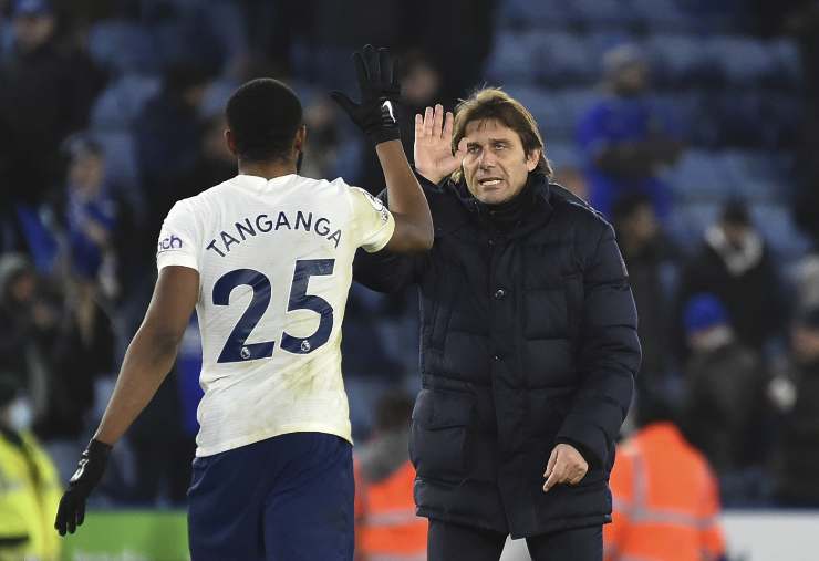 Tanganga saluta Conte
