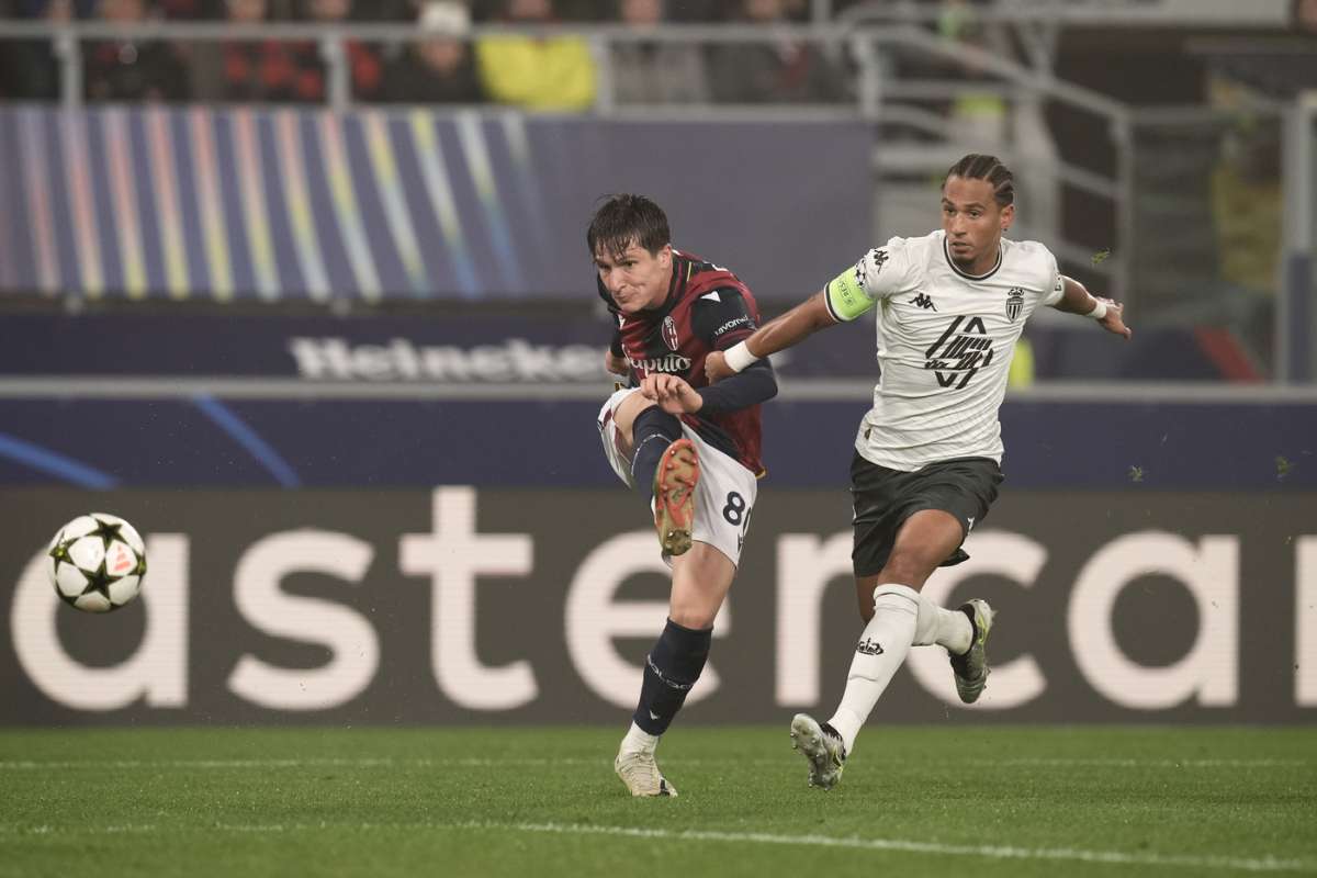 Urbanski al tiro in una partita del Bologna