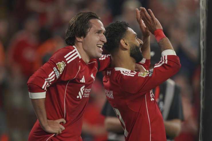 Federico Chiesa con Momo Salah