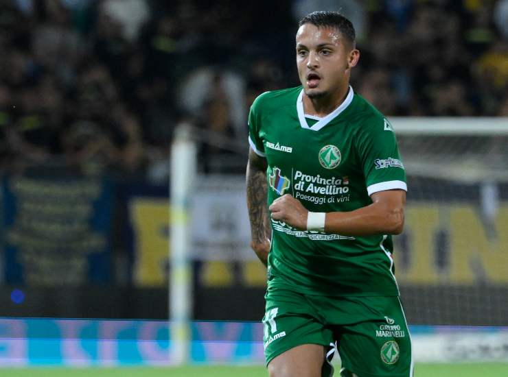 L'esterno d'attacco dell'Avellino Luca D'Andrea
