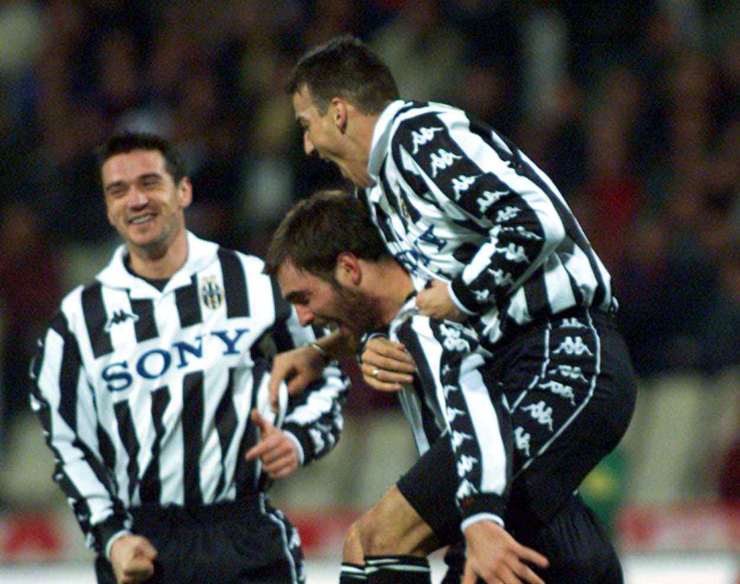 Del Piero e Tudor si abbracciano