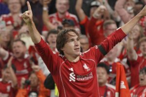 Federico Chiesa esulta dopo il gol al Bournemouth