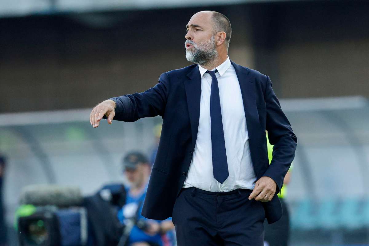 Tudor dà indicazioni da bordo campo