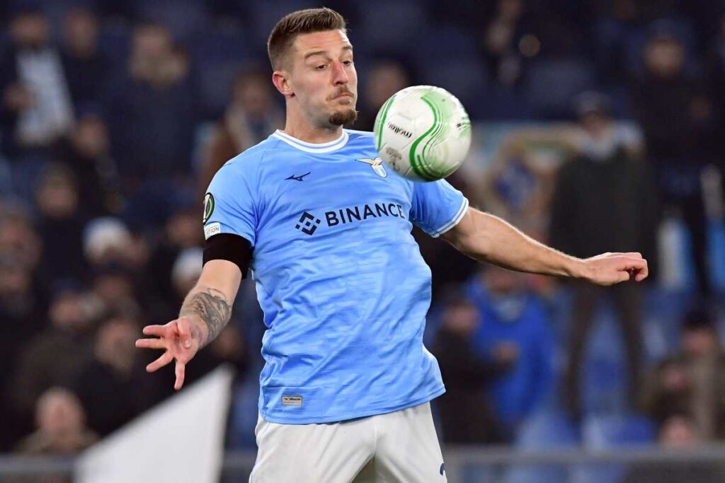 Sergej Milinkovic-Savic con la maglia della Lazio