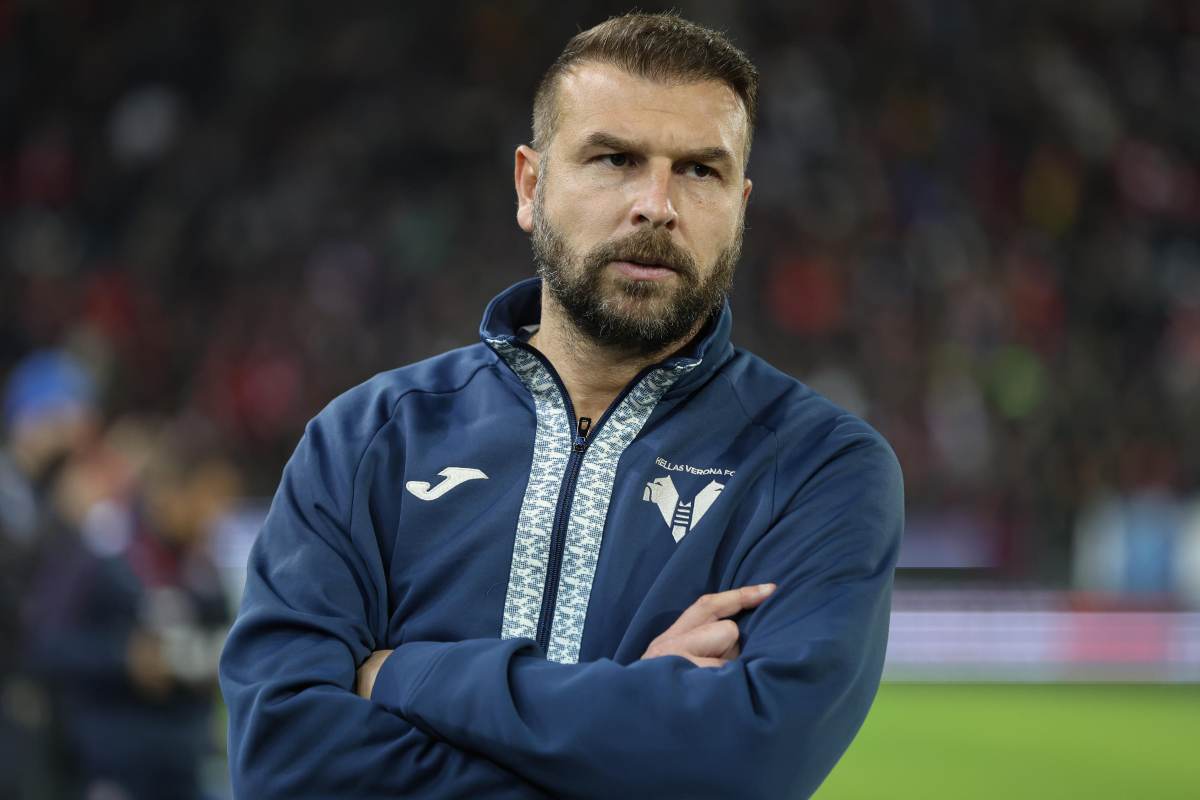 Paolo Zanetti con le braccia conserte
