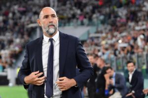 Igor Tudor in campo prima di un match