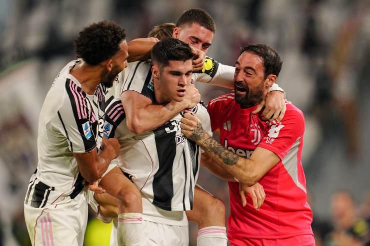 Vasilije Adzic esulta dopo il gol del 4-3 all'Inter