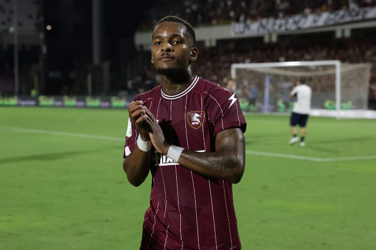 Jayden Braaf con la maglia della Salernitana