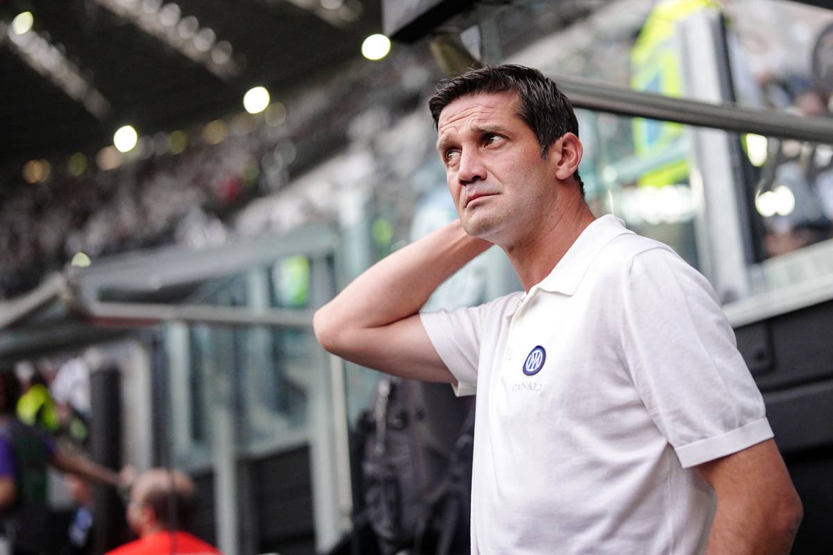 Christian Chivu preoccupato in panchina