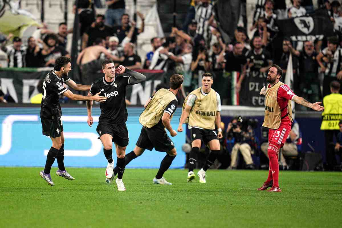 i giocatori della Juve esultano dopo il gol segnato al Borussia