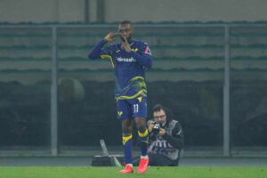 Giocatore del Verona in campo